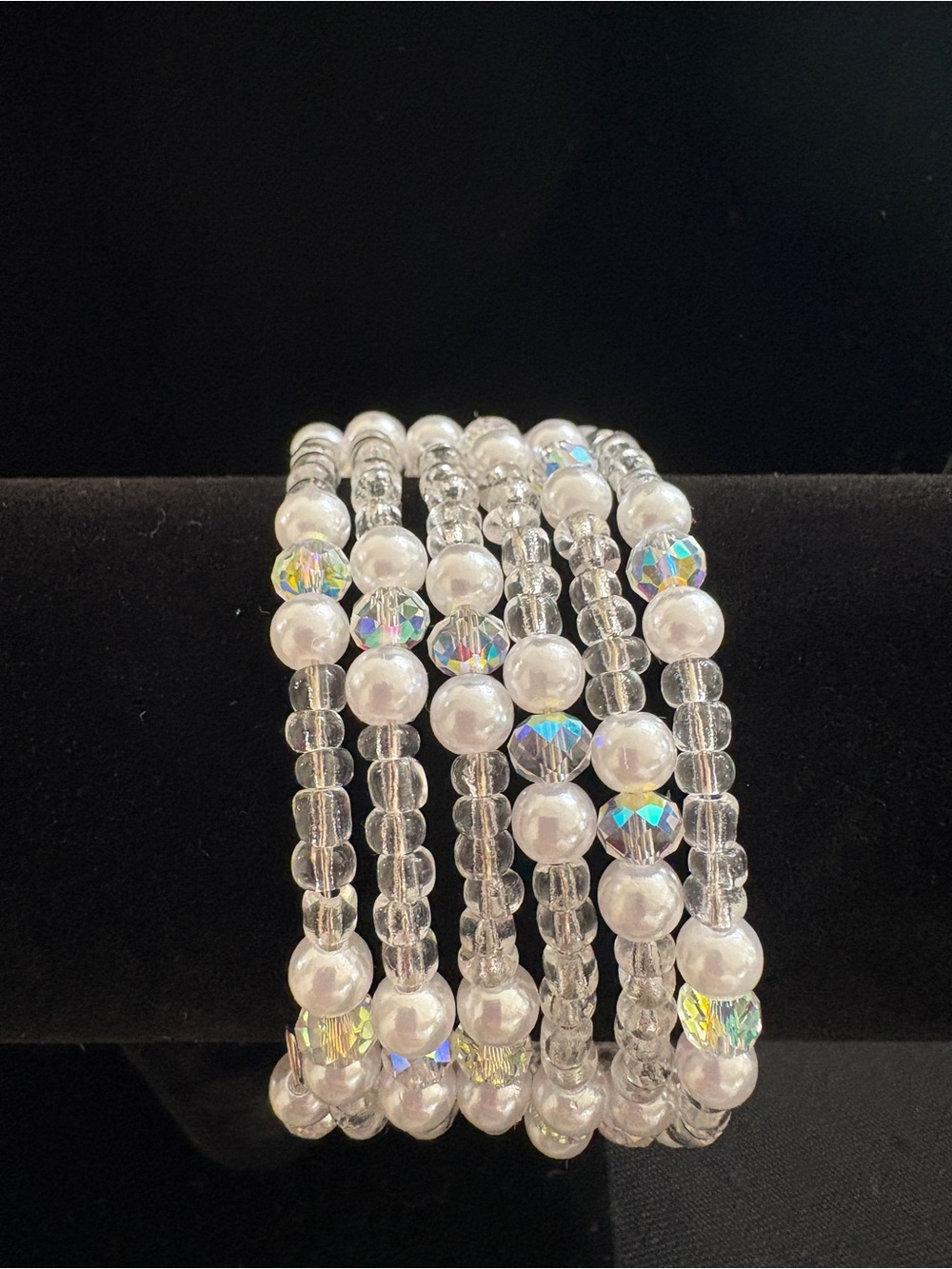Elegant White Pearl & Crystal Bracelet